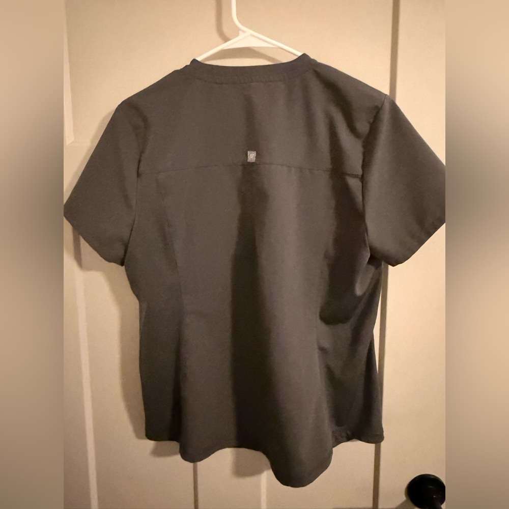 Fabletics Scrub Set Onyx Color - Picture 3 of 12